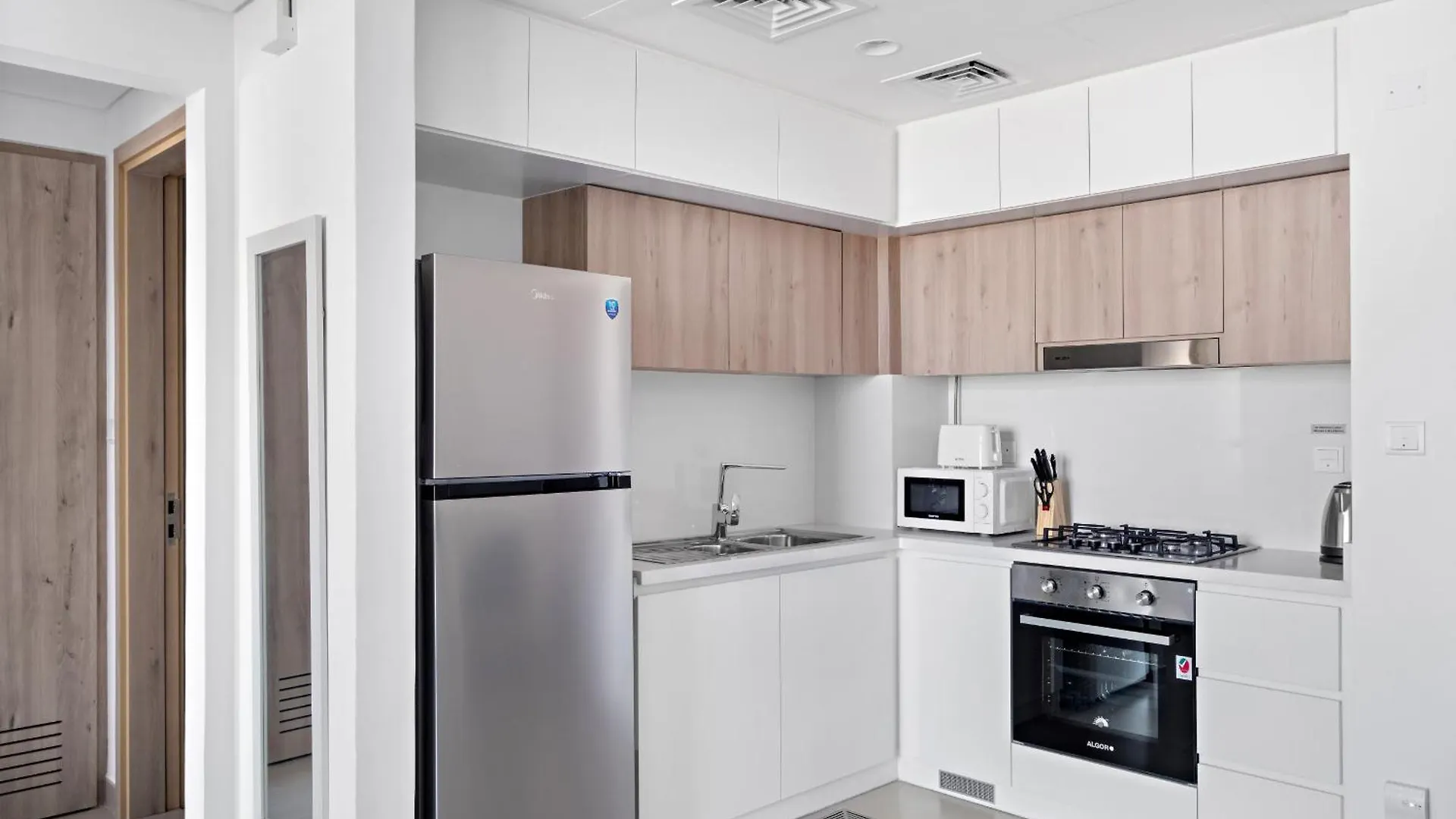 Vayk - Large 1-Bedroom Apartment Close To The Hospital And Dubai Hills Mall
