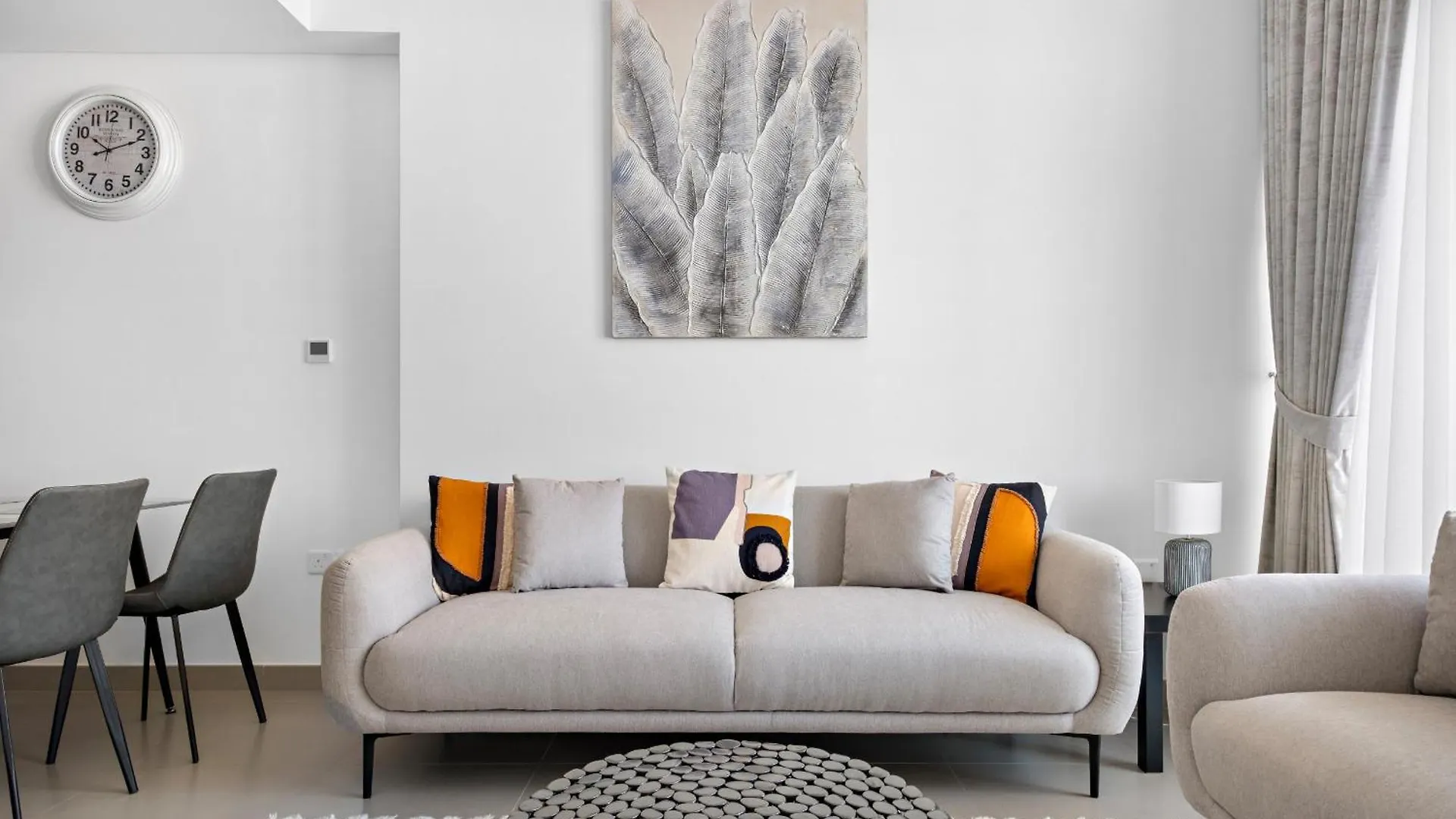 Vayk - Large 1-Bedroom Apartment Close To The Hospital And Dubai Hills Mall