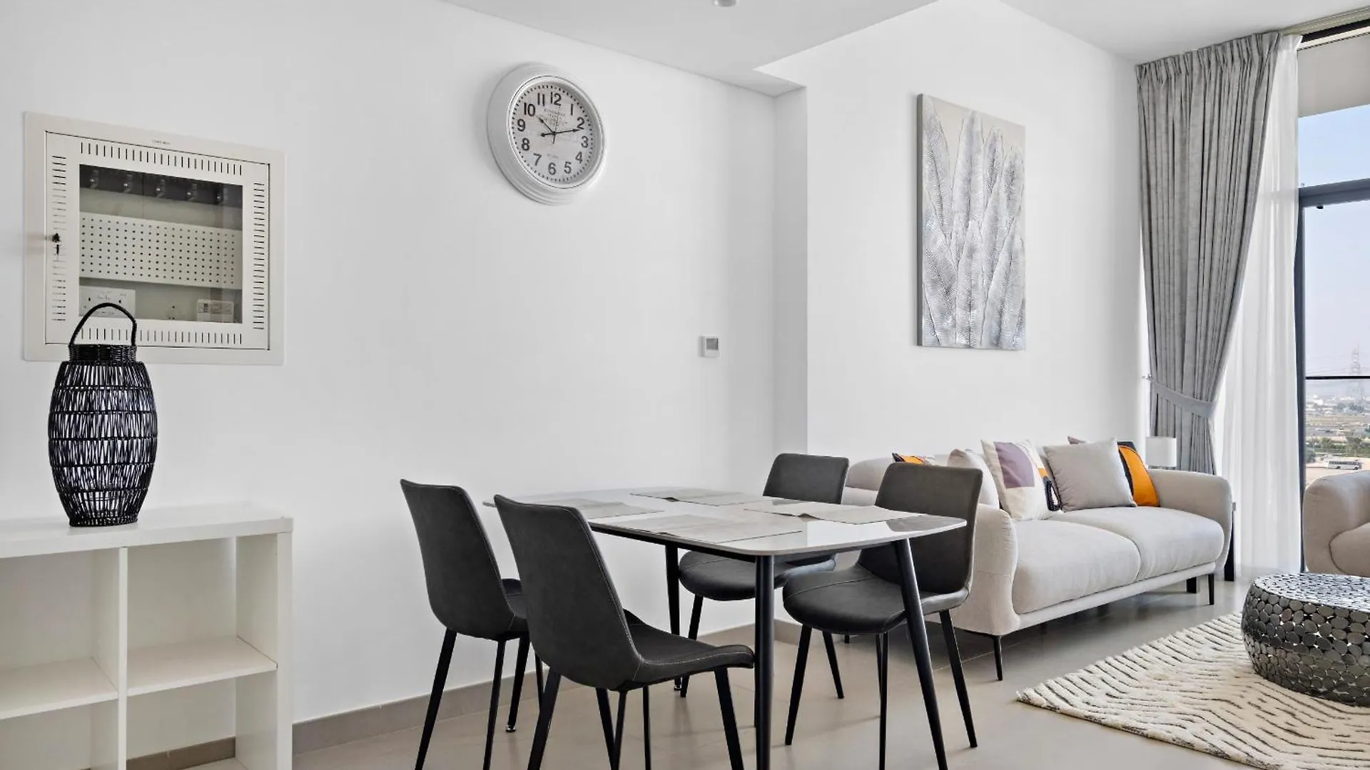 Vayk - Large 1-Bedroom Apartment Close To The Hospital And Dubai Hills Mall 0*,