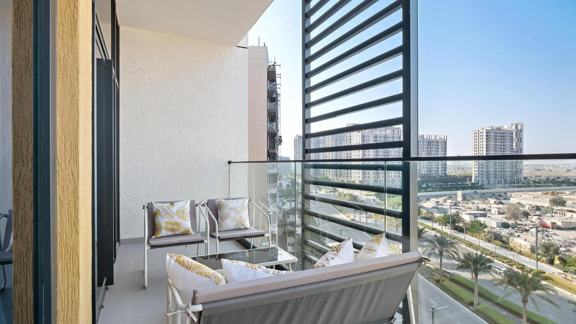 Vayk - Large 1-Bedroom Apartment Close To The Hospital And Dubai Hills Mall